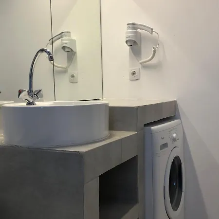 Beautiful Modern Apartment 10Mins From The Beach 別荘 *