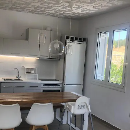 別荘 Beautiful Modern Apartment 10Mins From The Beach *