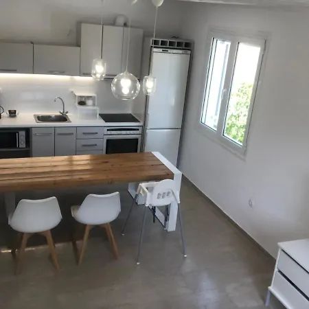 Beautiful Modern Apartment 10Mins From The Beach Dom wakacyjny *