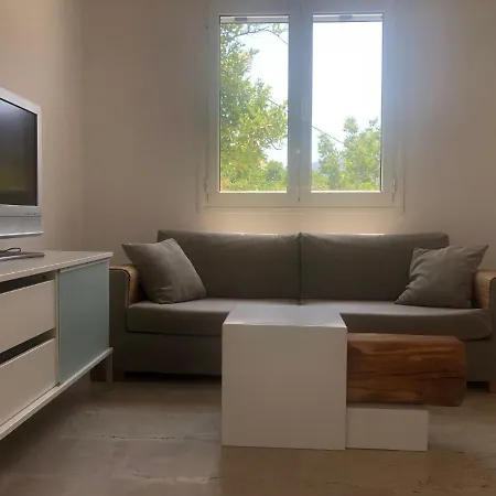 Beautiful Modern Apartment 10Mins From The Beach Dom wakacyjny