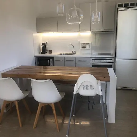 Beautiful Modern Apartment 10Mins From The Beach Dom wakacyjny Kambitsata